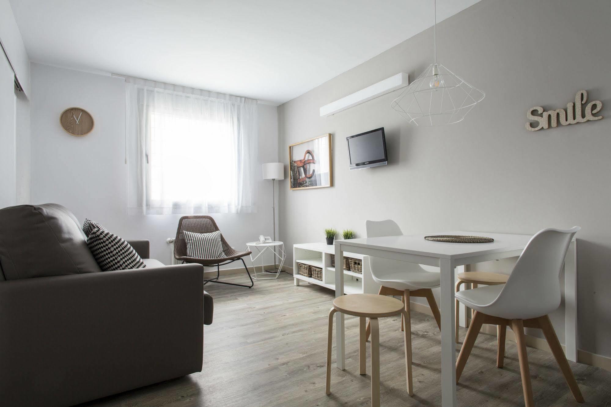 Residencia Universitaria Resa Manuel Agud Querol San Sebastián Esterno foto